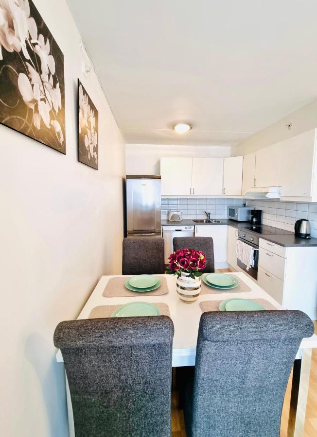 Demims Apartments - Lillestrøm Centre - 12mins from Oslo Airport Extérieur photo